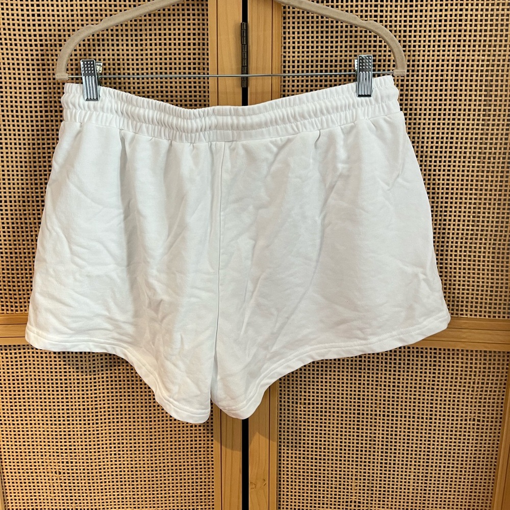 Automet Women’s XL White Shorts - Picture 5 of 5